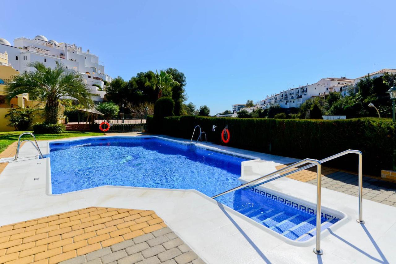 Refurbished 2-Bed Apartment Burriana Beach. Нерха Екстер'єр фото