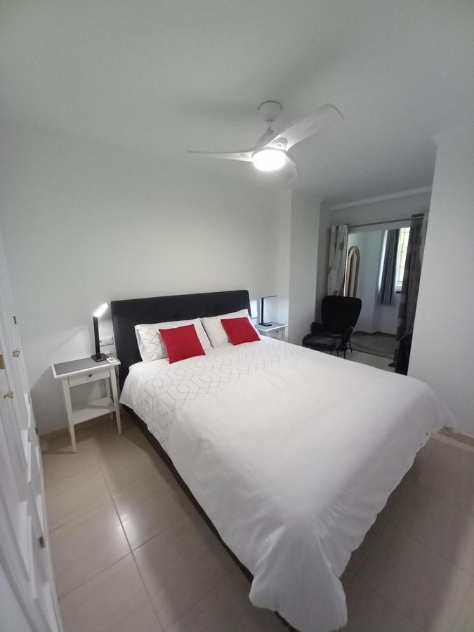 Refurbished 2-Bed Apartment Burriana Beach. Нерха Екстер'єр фото